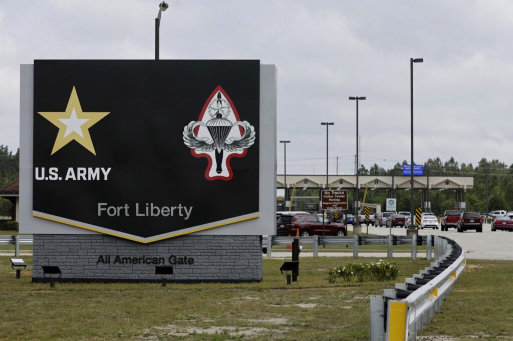 Fort Bragg abandona el nombre confederado en favor de Fort Liberty, como parte del cambio de imagen de la base del Ejército de EE.UU.