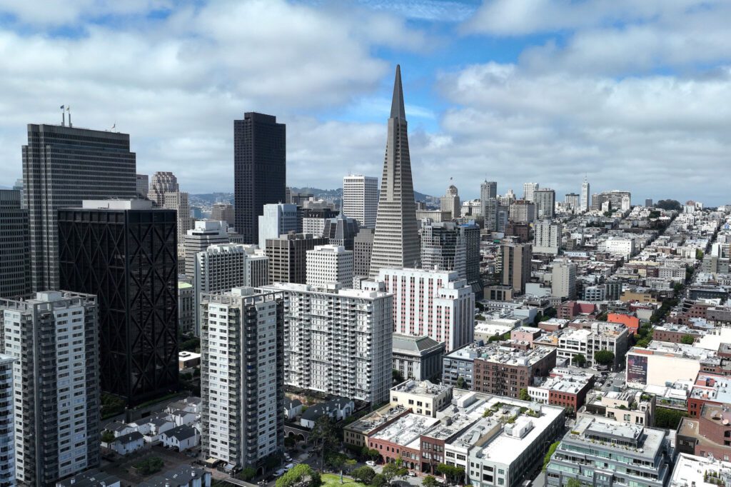 La tasa de vacantes de oficinas de San Francisco vuelve a subir en el segundo trimestre, y seguirá aumentando