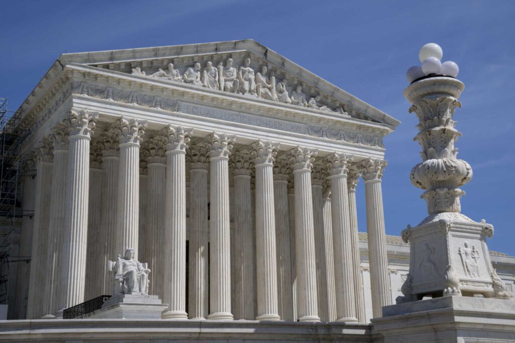 La legitimidad del ‘cliente’ en el caso de los derechos de los homosexuales de la Corte Suprema levanta banderas éticas y legales